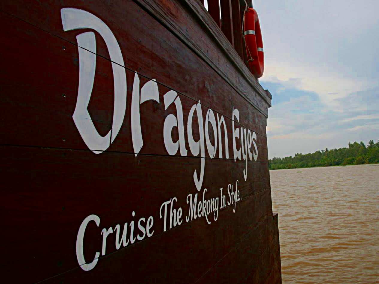 Dragon Eyes 2D1N