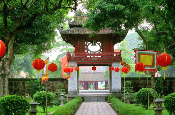Tour Văn Miếu - Lăng Bác - Bát Tràng 1 Ngày