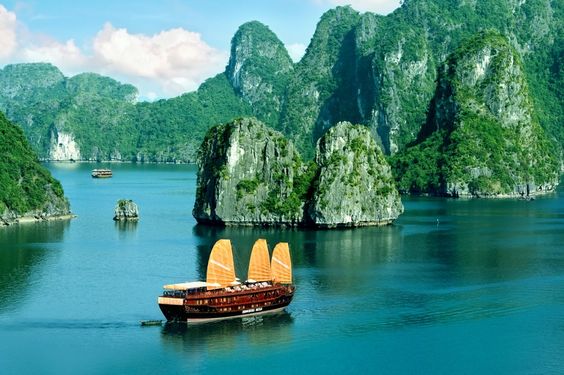 HA LONG BAY - HA LONG PARK - BAI CHAY BEACH 3D2N